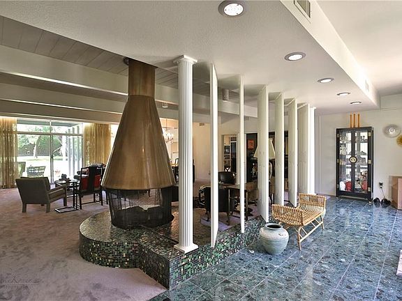 5th image of 659 Westwood Dr