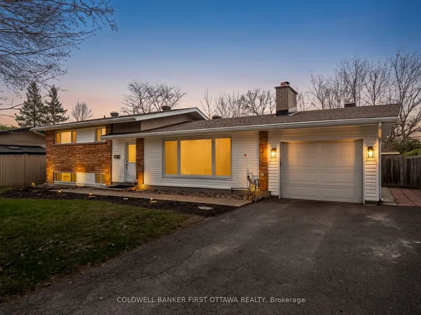18 Tiverton Dr, Ottawa, ON K2E 6L5