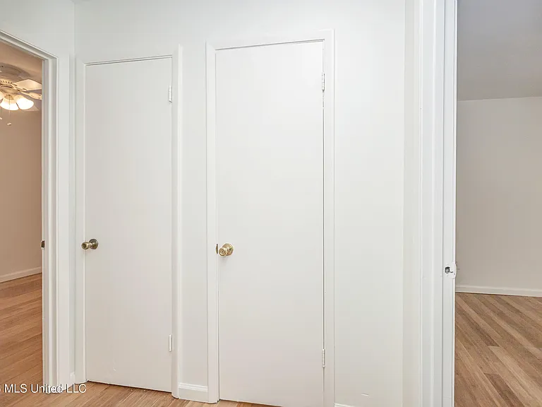 1213 King Henry Dr — Photo 32