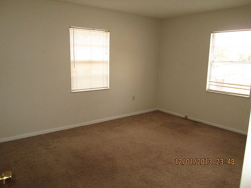 3rd image of 1833 Park Manor Dr