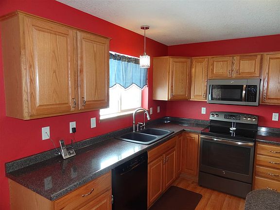 4th image of 1008 North St