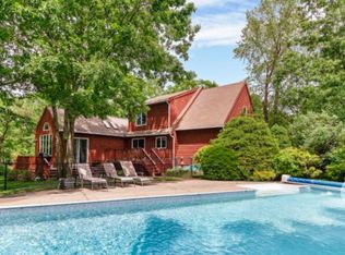 12 Hildreth Rd, Hampton Bays, NY 11946