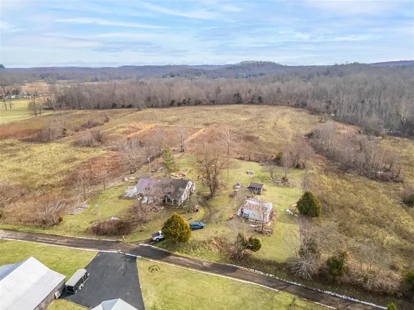 516 Belcher Ln, Dunmor, KY 42339