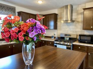 33077 Elm Ct, New Haven, MI 48048