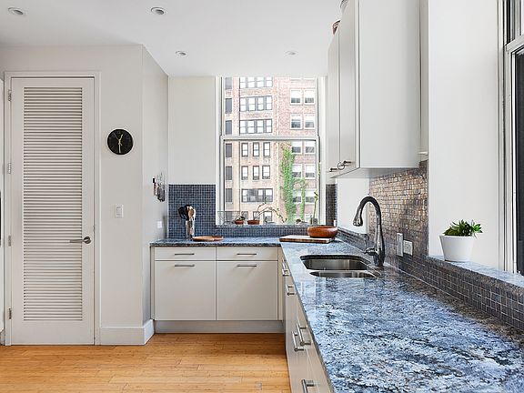 3rd image of 130 Fulton St APT 7A