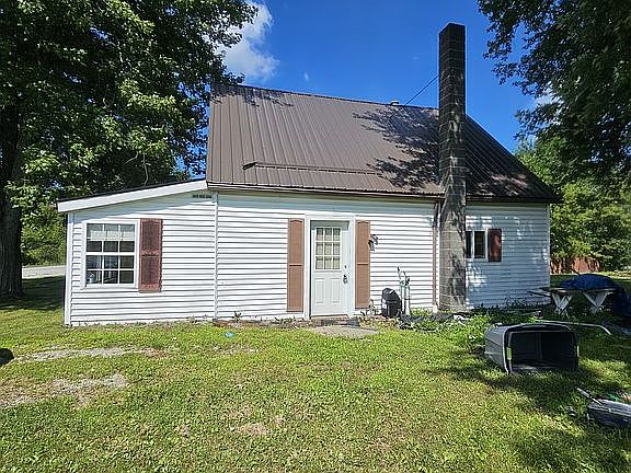 4th image of 10888 Mary St