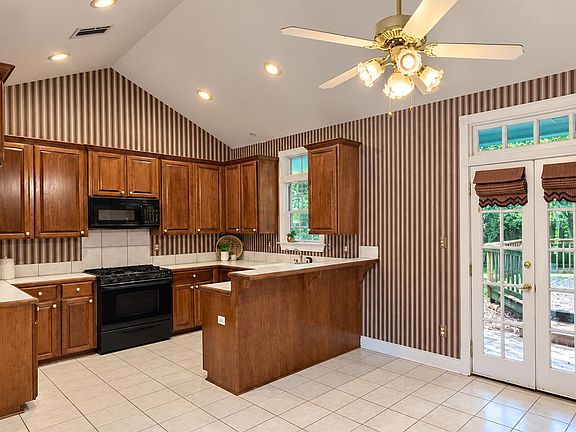 4th image of 207 Kincaid Ct