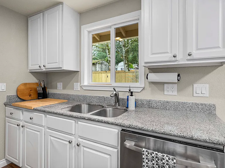 7409 Mazama St SW — Photo 19