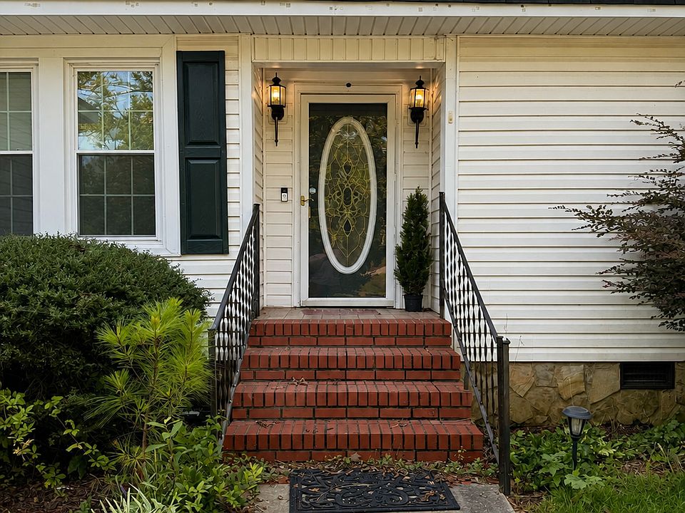 1st image of 229 Cobb St
