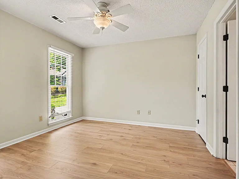 8630 Morgan Run Ct — Photo 13