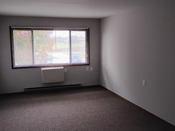 3rd image of 725 N Spring St #1