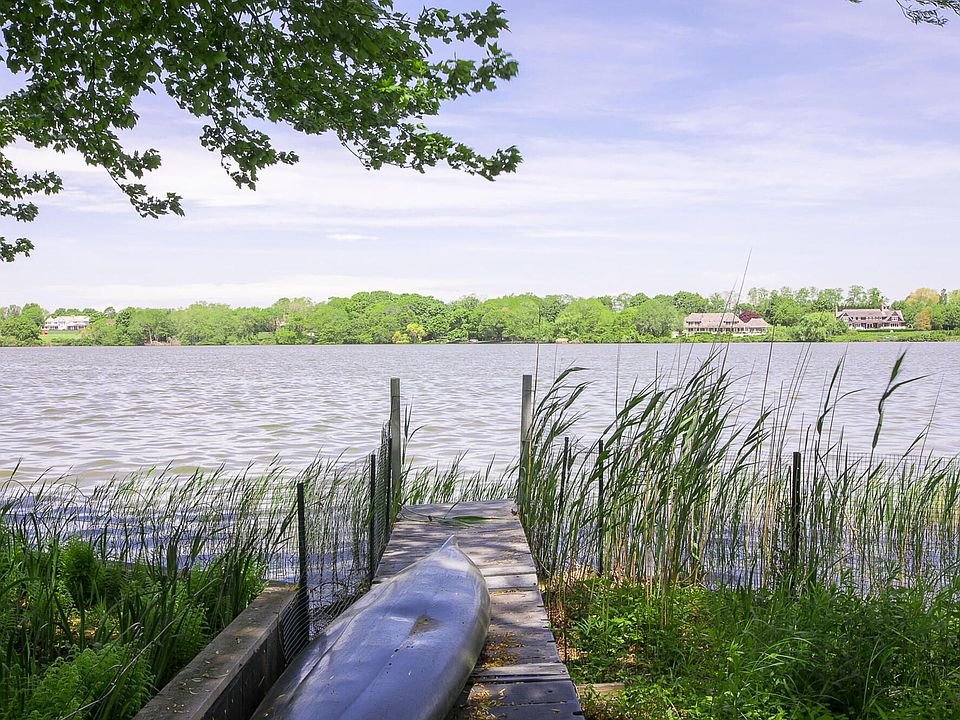 2nd image of 216 Mill Pond Ln