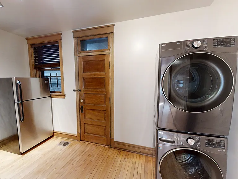 3761 N Lakewood Ave #1F — Photo 2