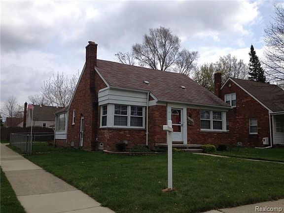 2nd image of 23290 Forest Ave