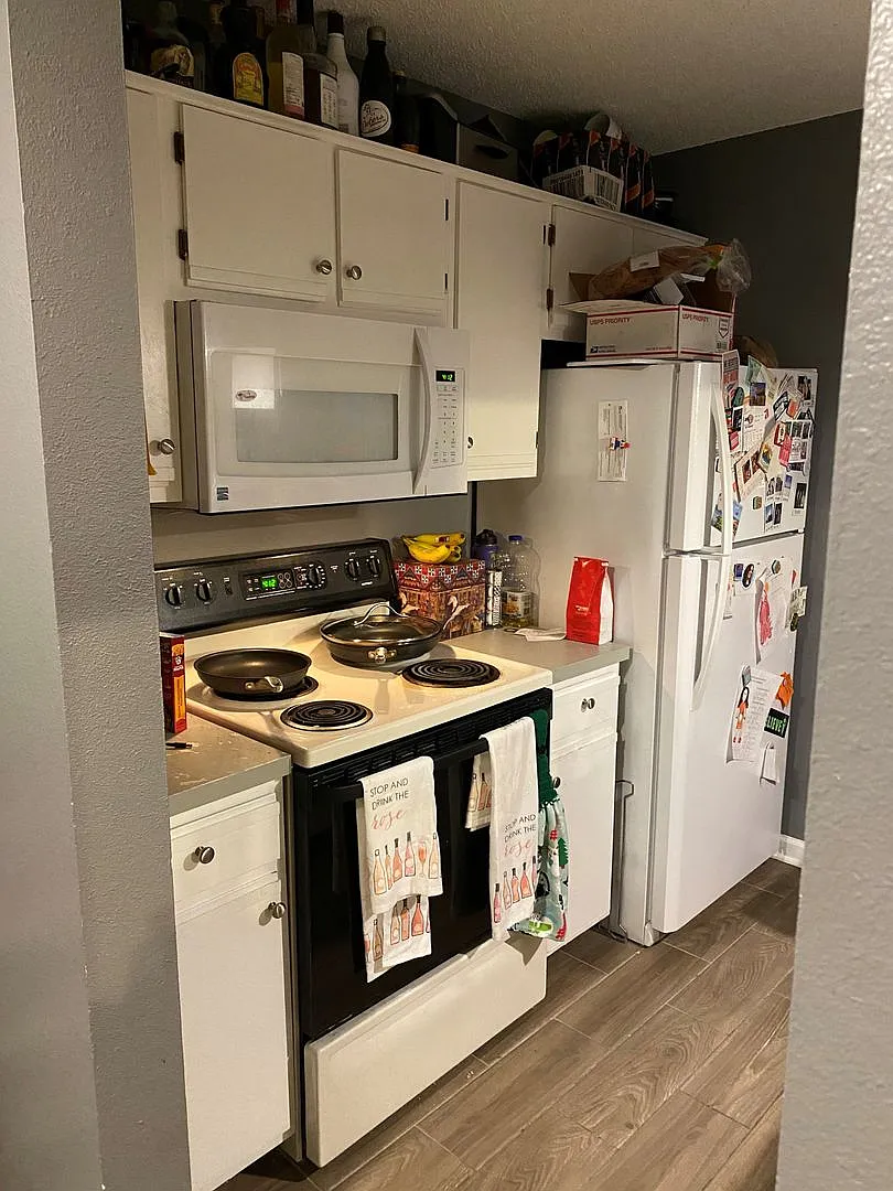 EL107 — Photo 2
