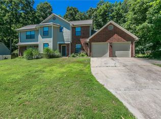 3211 N Warwick Dr, Fayetteville, AR 72703
