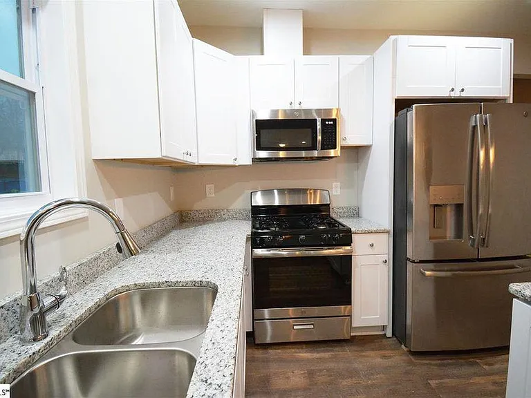 Lots of Cabinet Space