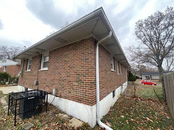 2nd image of 50 Saint Edward Ln