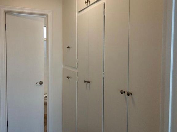5th image of 1246 S Westgate Ave APT 6