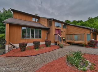 303 Fawn Hill Rd, Clarks Summit, PA 18411