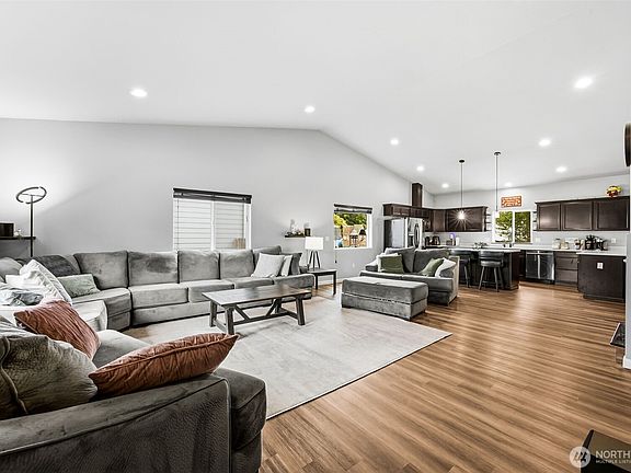3rd image of 2327 Cherish Place SW