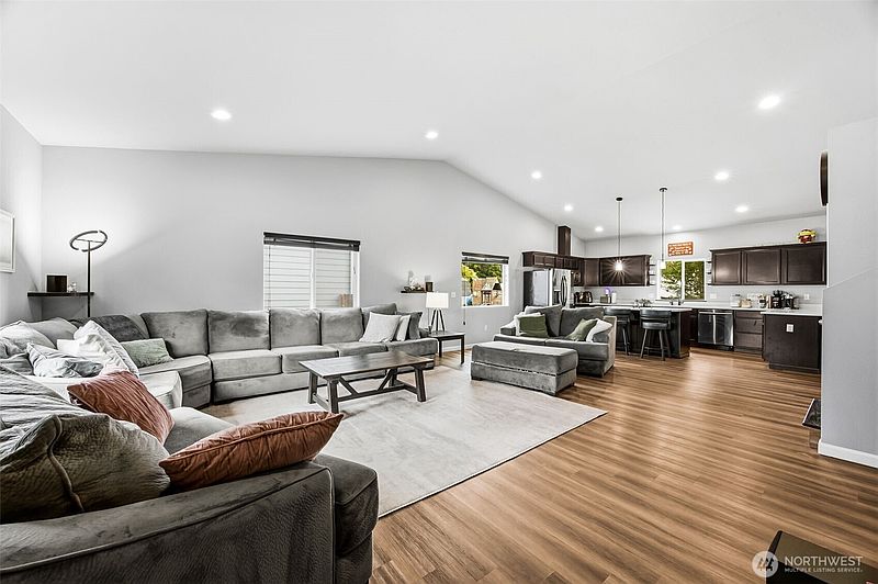 3rd image of 2327 Cherish Place SW
