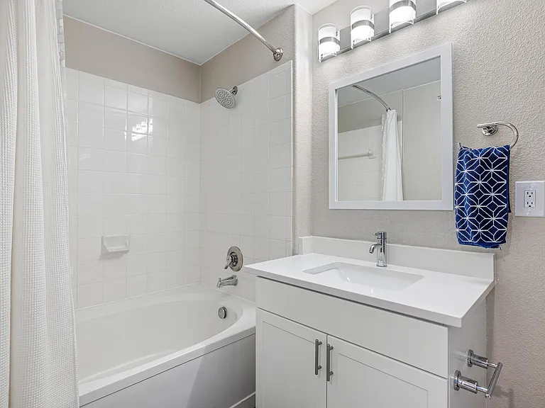 Montrachet Apartment Homes — Photo 8