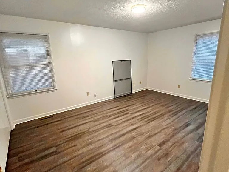 1477 Sandy Cir — Photo 22