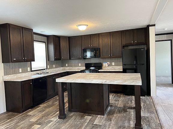 2nd image of 178 Oak Ave #178