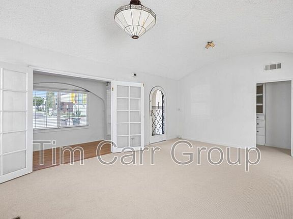 4th image of 127 E 18th St