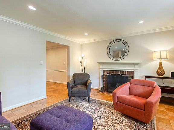 4th image of 6343 Carolyn Dr