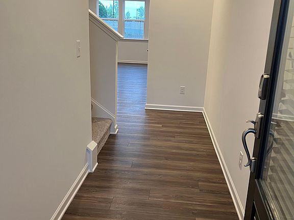 3rd image of 213 Banner Rd