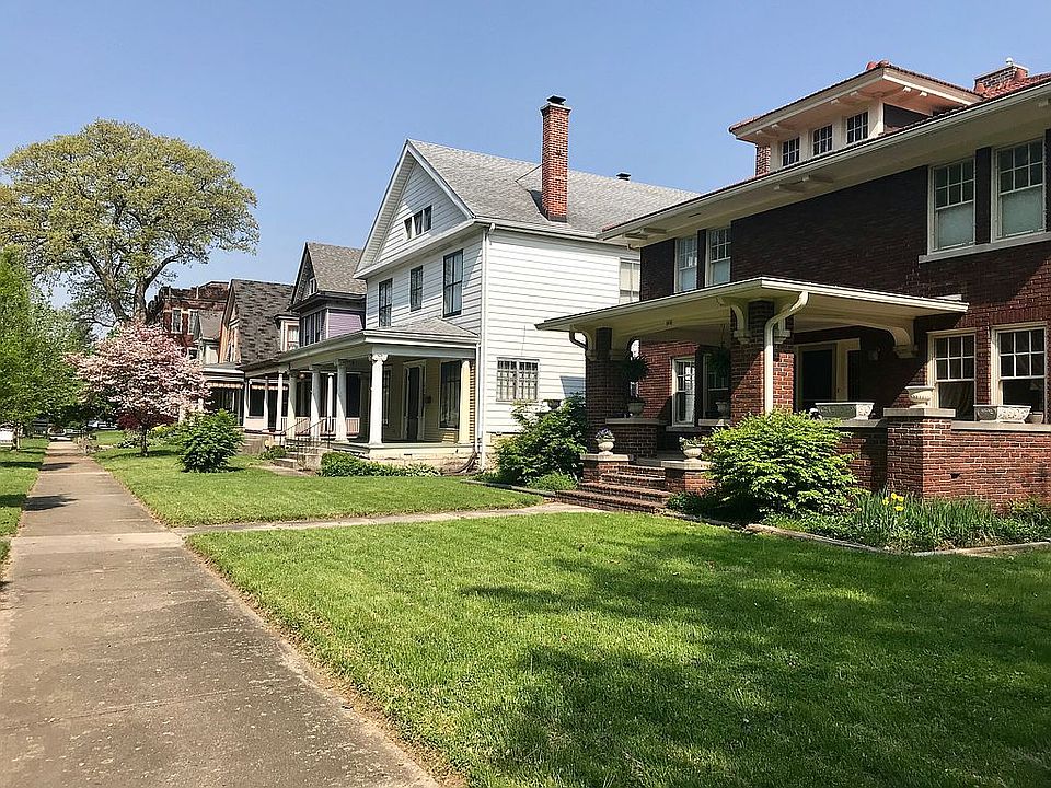 2nd image of 306 W 12th St