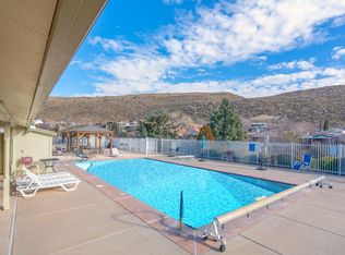 31 Redbluff Dr, Hurricane, UT 84737