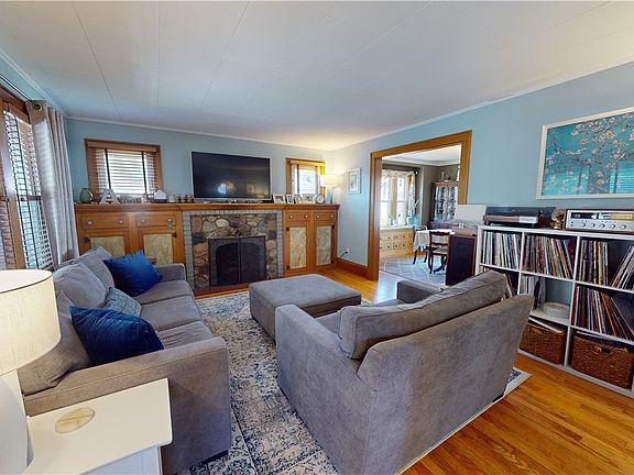 5th image of 415 E Dresden Ave