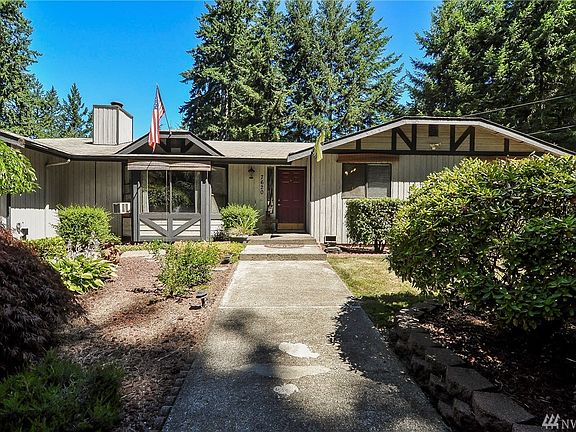 3rd image of 7620 182nd Ave E