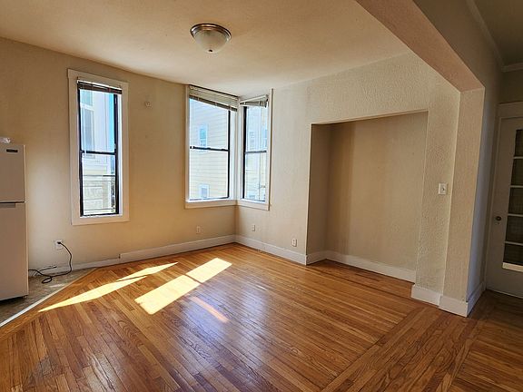 3rd image of 1611 Clay St #1565-7