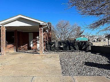 3rd image of 1616 Ben San Ave