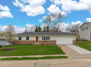 2611 W 38th Pl, Davenport, IA