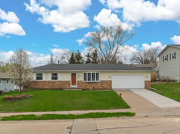 2611 W 38th Pl, Davenport, IA 52806