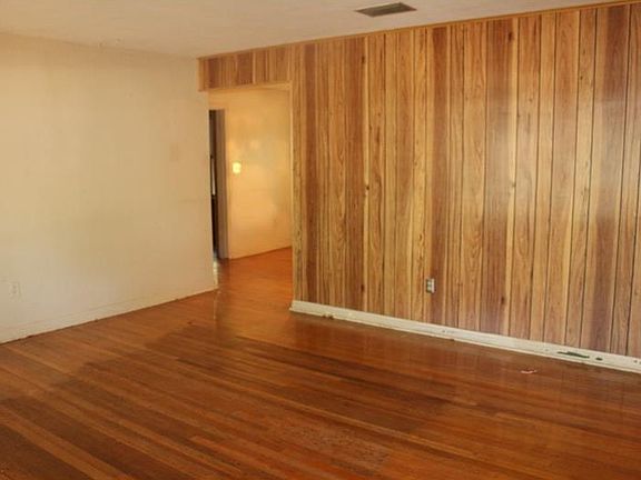 4th image of 4318 S Hubert Ave