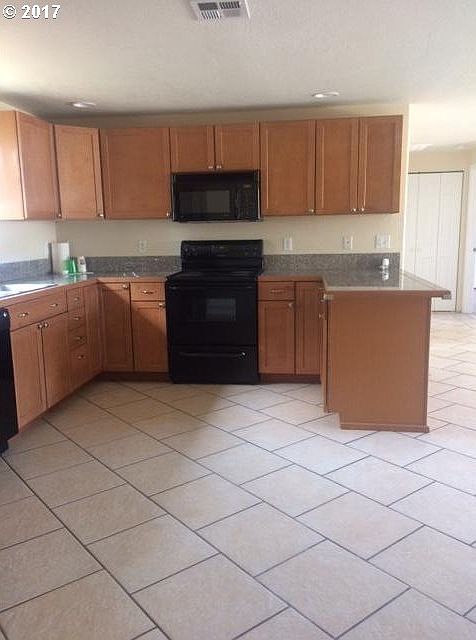 2nd image of 226 E 2nd Ave