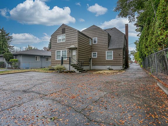 5th image of 3919 Creston Ave #3