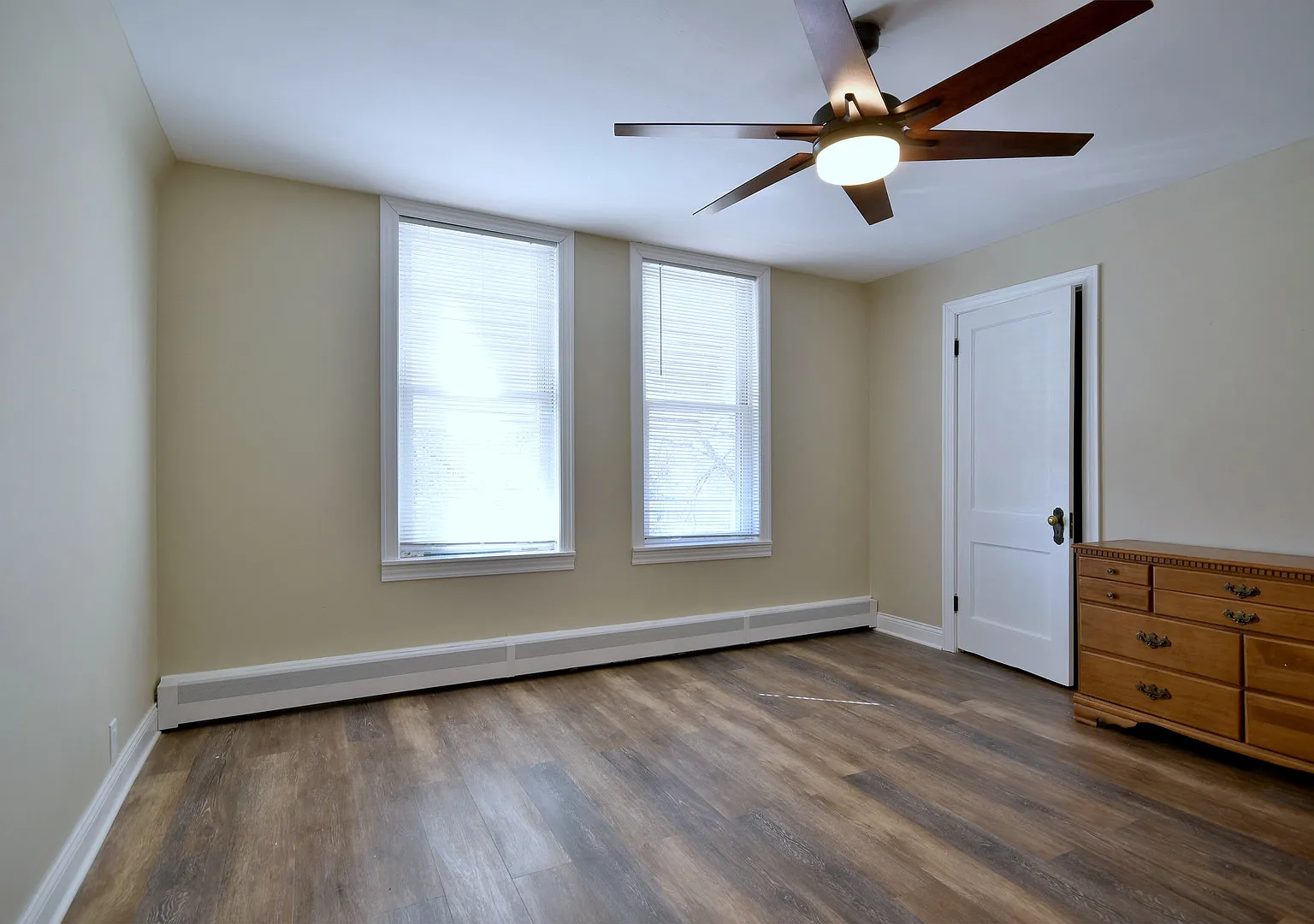 2 bed, 1100 sqft, $2,250 — Photo 4