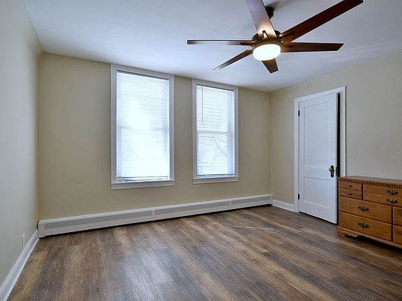 4th image of 3521 Oak Ave #2
