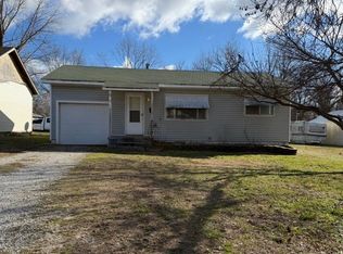 1120 N Fulbright Ave, Springfield, MO 65802