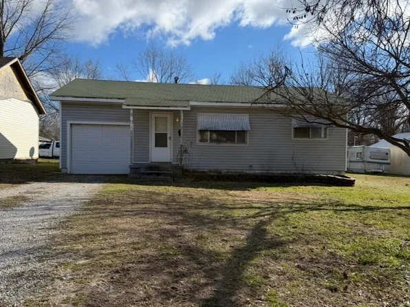 1120 N Fulbright Avenue, Springfield, MO 65802