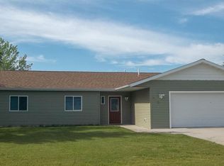 402 Evergreen St, Thief River Falls, MN 56701
