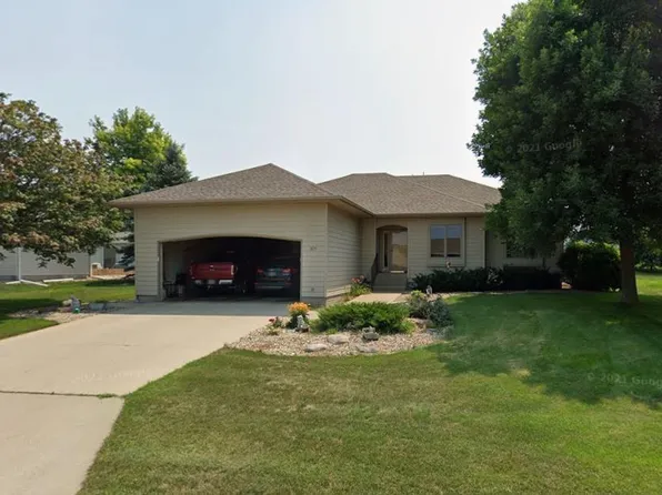 815 Park Ln S, Canton, SD 57013