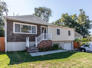 70 Wenham St, West Haven, CT 06516